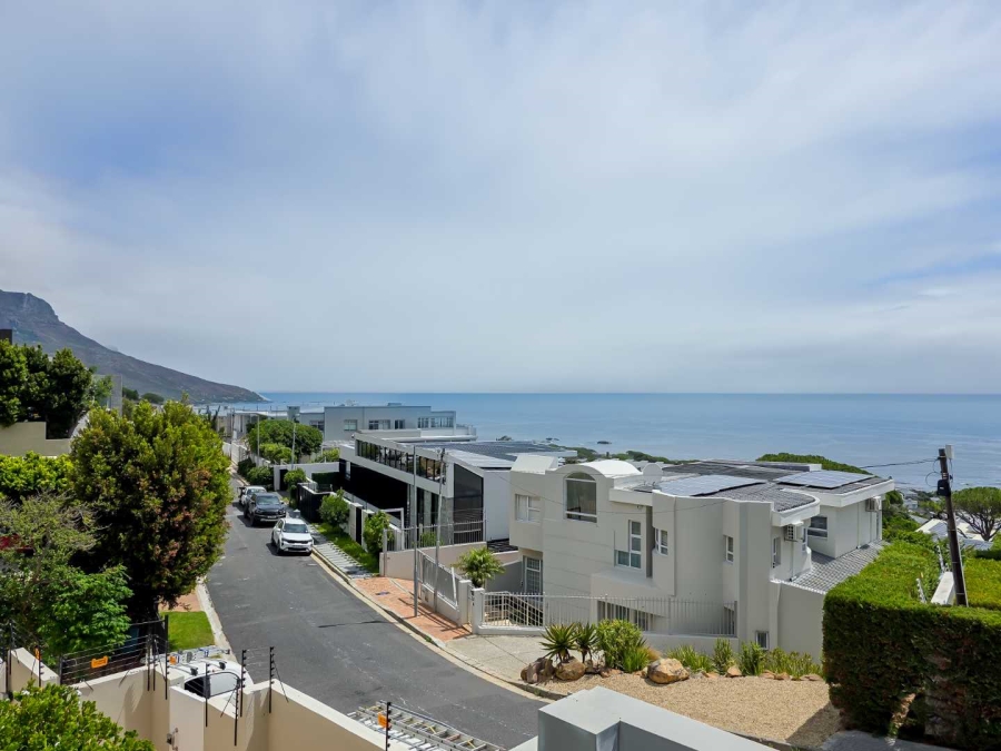 To Let 1 Bedroom Property for Rent in Camps Bay Western Cape